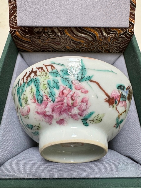 古玩陶瓷粉彩花鳥紋茶圓真品鑒賞圖