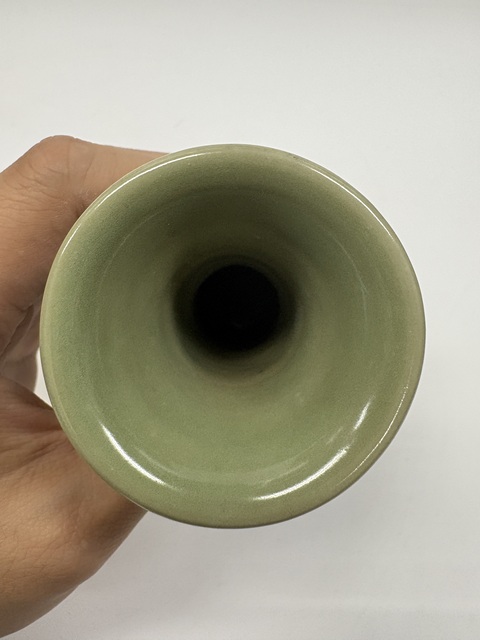 古玩陶瓷明代龍泉窯雙環耳瓶真品鑒賞圖