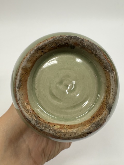 古玩陶瓷明代龍泉窯雙環耳瓶真品鑒賞圖