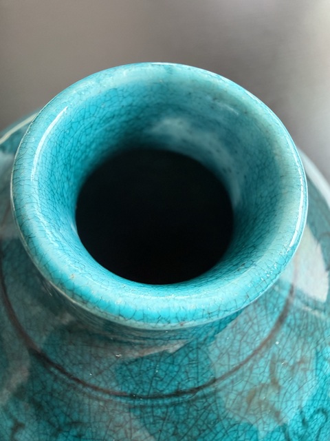 古玩陶瓷孔雀蘭釉刻花紋梅瓶真品鑒賞圖