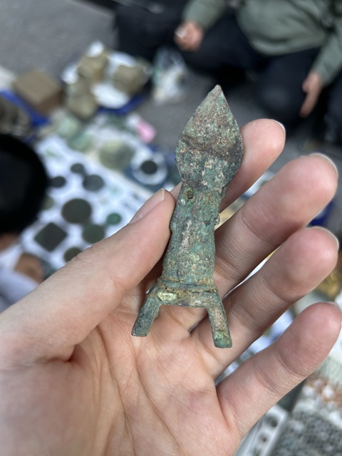 古玩銅器銅板凳佛真品鑒賞圖