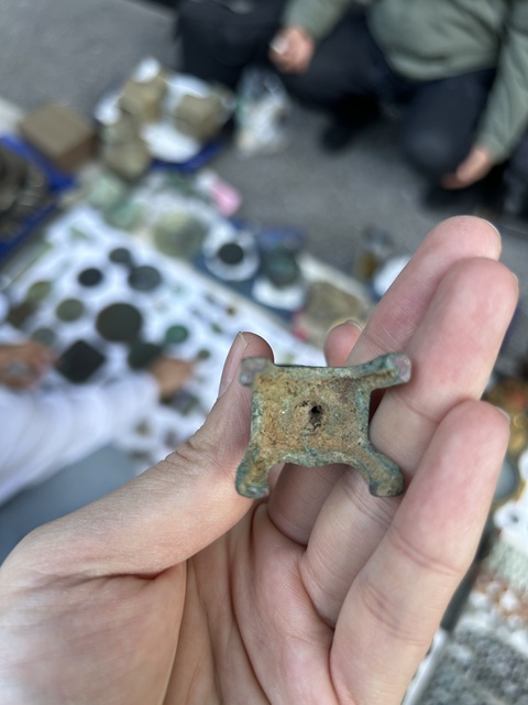 古玩銅器銅板凳佛真品鑒賞圖