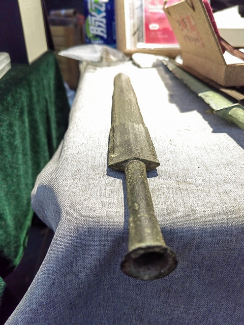 古玩銅器戰國青銅劍真品鑒賞圖