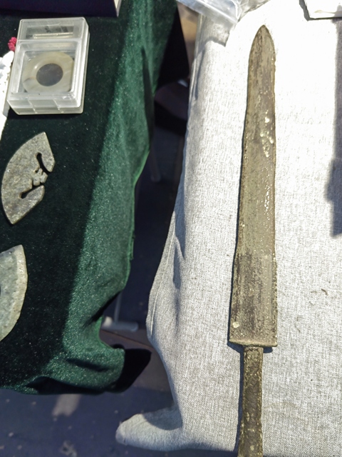 古玩銅器戰國青銅劍真品鑒賞圖