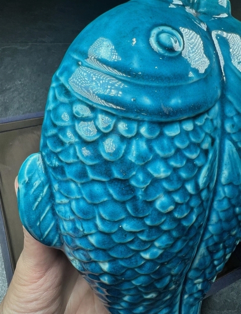 古玩陶瓷孔雀藍釉雙魚瓶真品鑒賞圖