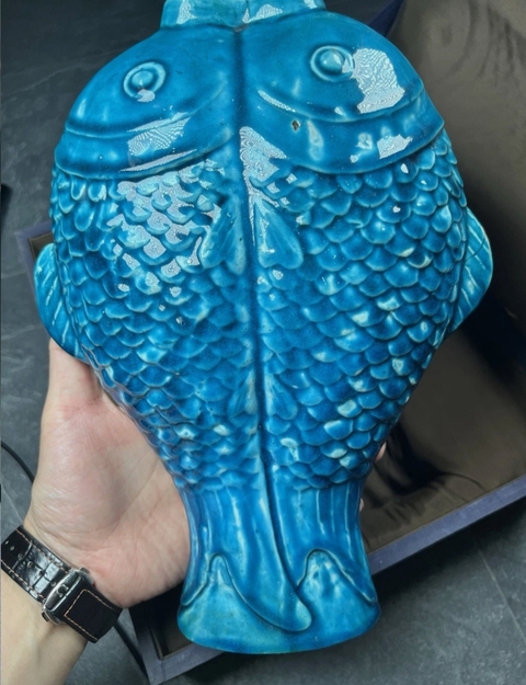 古玩陶瓷孔雀藍釉雙魚瓶真品鑒賞圖