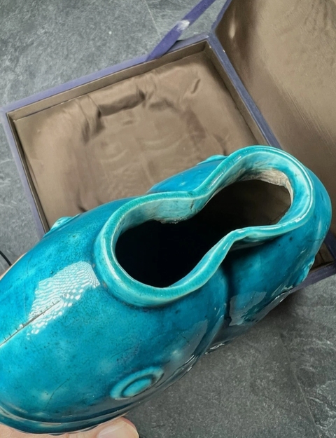 古玩陶瓷孔雀藍釉雙魚瓶真品鑒賞圖