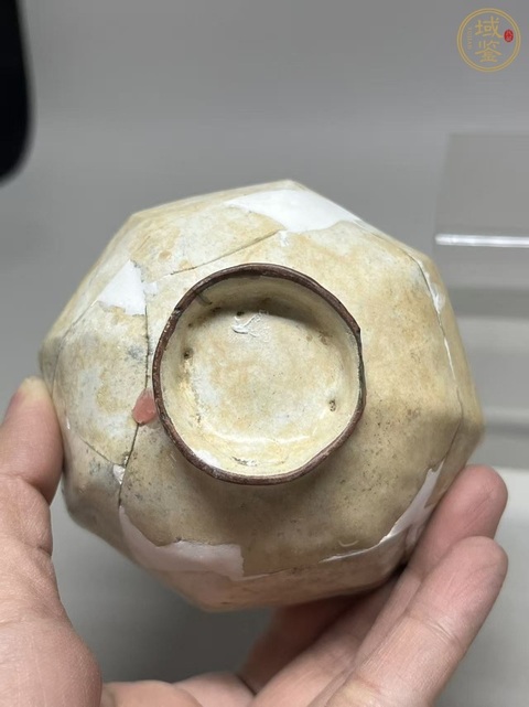 古玩陶瓷官窯杯真品鑒賞圖