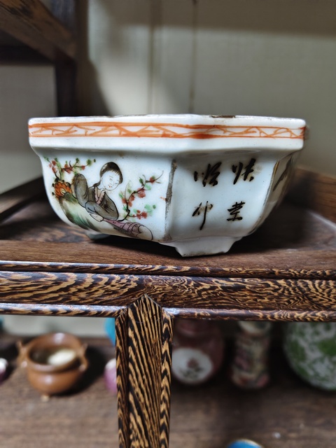 古玩陶瓷仕女紋粉彩八角四足水仙盆真品鑒賞圖