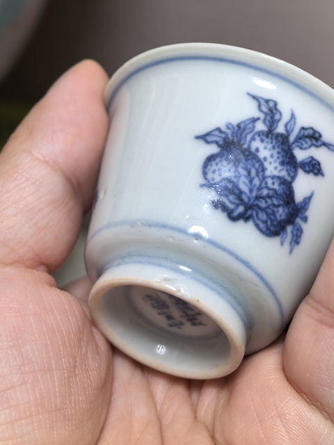 古玩陶瓷青花三多紋杯真品鑒賞圖