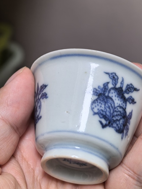 古玩陶瓷青花三多紋杯真品鑒賞圖