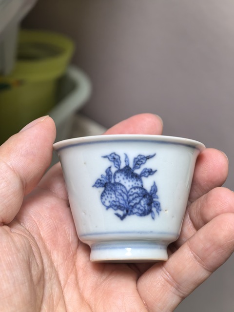 古玩陶瓷青花三多紋杯真品鑒賞圖