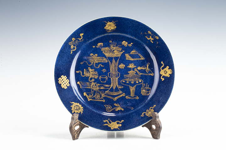 古玩陶瓷清康熙·灑藍(lán)釉描金博古紋折沿盤真品鑒賞圖