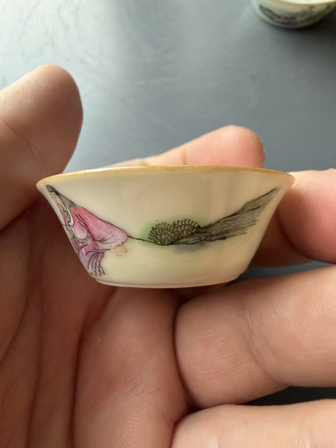 古玩陶瓷人物紋粉彩馬蹄杯真品鑒賞圖