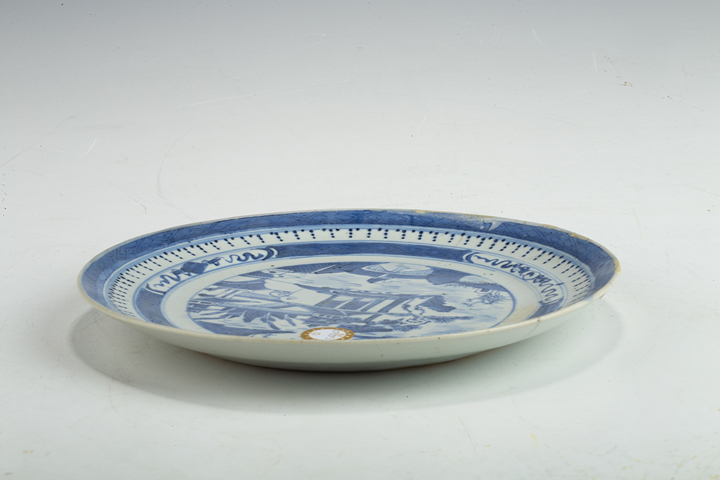 古玩陶瓷清晚·青花山水樓閣紋盤真品鑒賞圖