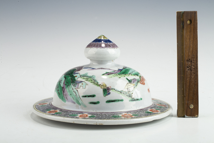 古玩陶瓷清晚·五彩山水人物紋將軍罐蓋
真品鑒賞圖