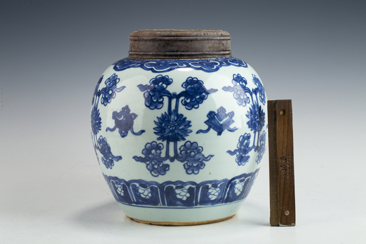 古玩陶瓷清中·青花花間雜寶紋罐
拍賣，當前價格0元