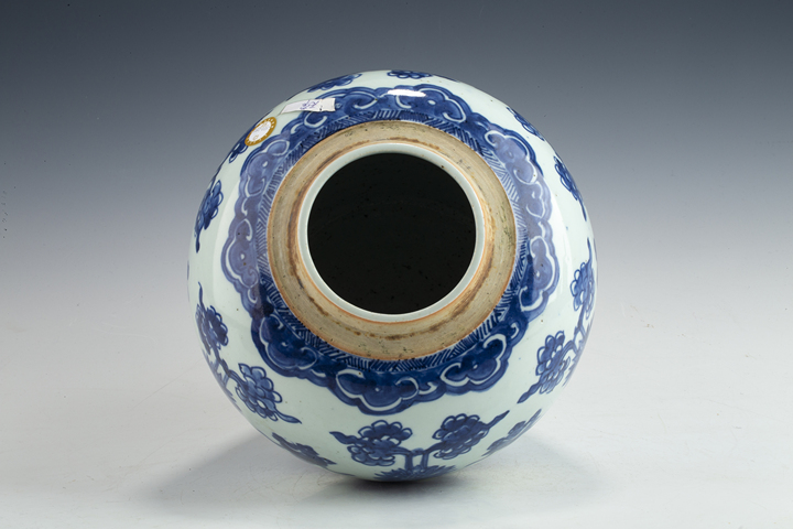 古玩陶瓷清中·青花花間雜寶紋罐
拍賣，當前價格0元