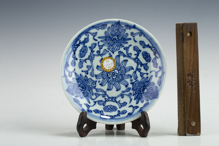 古玩陶瓷清中·青花纏枝花卉紋盤(pán)
真品鑒賞圖