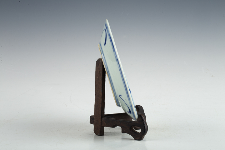 古玩陶瓷清中·青花纏枝花卉紋盤(pán)
真品鑒賞圖