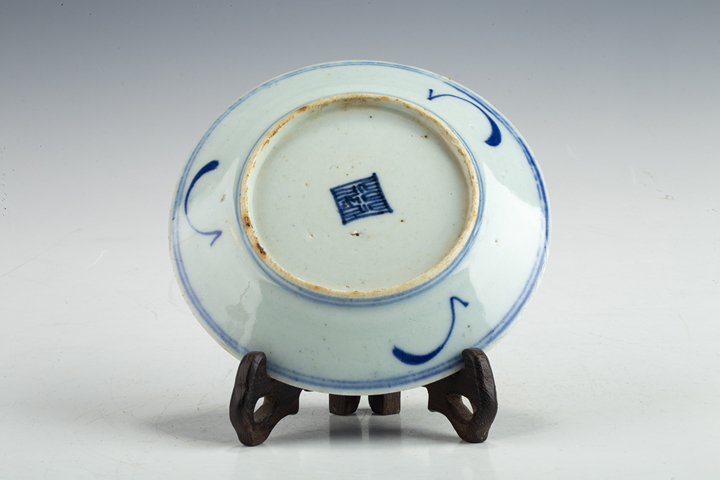 古玩陶瓷清中·青花纏枝花卉紋盤(pán)
真品鑒賞圖