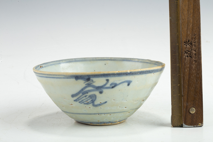 古玩陶瓷明晚·青花螭龍紋碗真品鑒賞圖