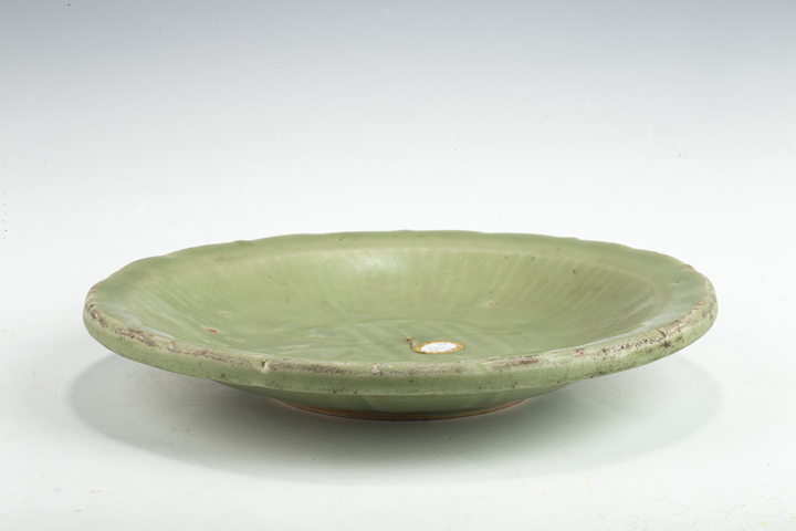 古玩陶瓷明中·青釉暗刻壽字盤真品鑒賞圖