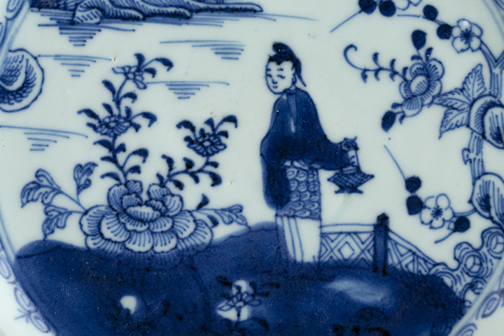 古玩陶瓷清中·青花仕女花卉紋折沿盤
拍賣，當(dāng)前價格0元