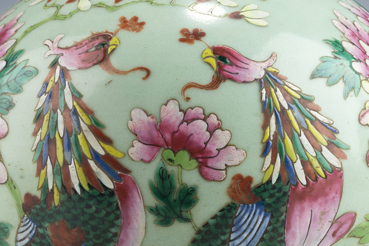 古玩陶瓷清中·豆青釉粉彩鳳凰牡丹紋西瓜罐
拍賣，當前價格0元