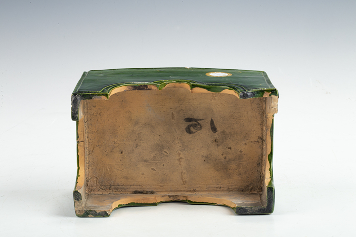 古玩陶瓷清晚·綠釉方爐拍賣(mài)，當(dāng)前價(jià)格188元