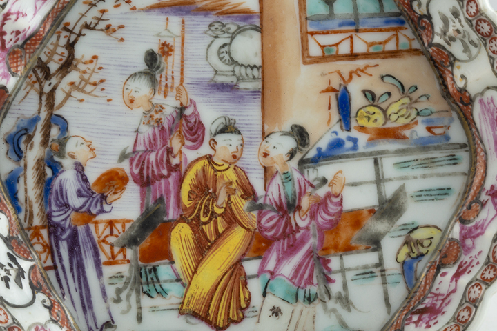 古玩陶瓷清中·廣彩人物故事紋六方花口盤
拍賣，當前價格0元