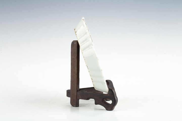 古玩陶瓷清中·廣彩人物故事紋六方花口盤
拍賣，當前價格0元