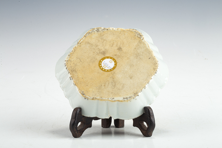 古玩陶瓷清中·廣彩人物故事紋六方花口盤
拍賣，當前價格0元