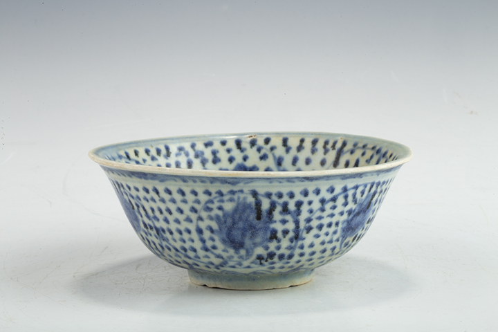 古玩陶瓷明晚·青花纏枝花卉紋碗
真品鑒賞圖