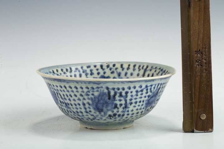 古玩陶瓷明晚·青花纏枝花卉紋碗
真品鑒賞圖