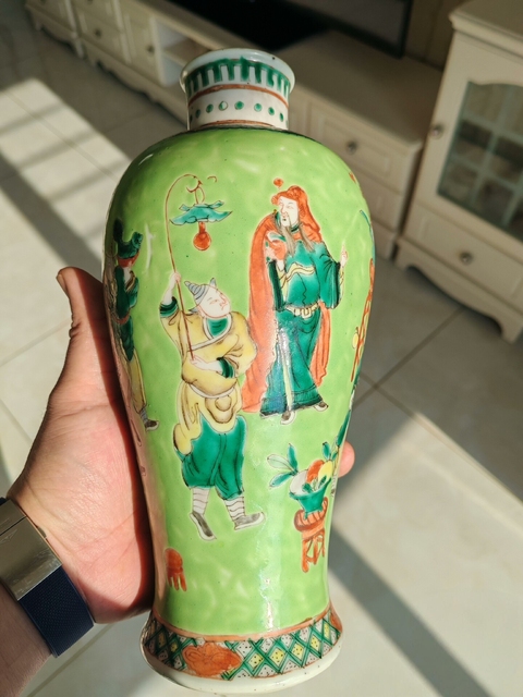 古玩陶瓷五彩人物故事梅瓶拍賣，當前價格9000元