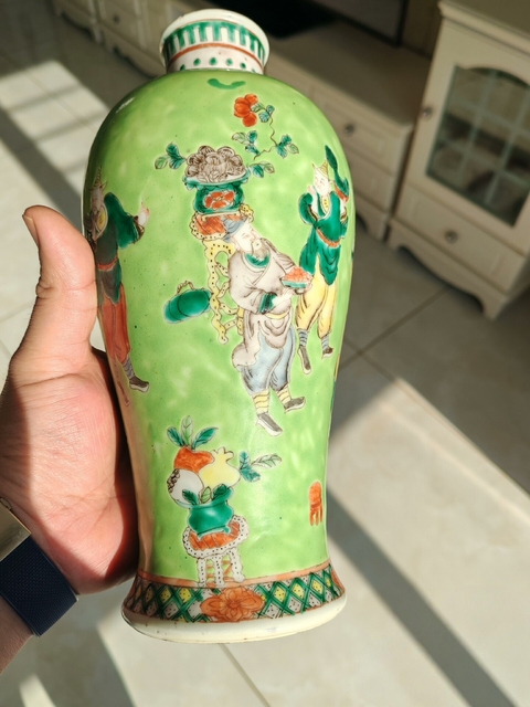 古玩陶瓷五彩人物故事梅瓶拍賣，當前價格9000元