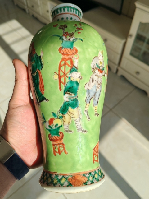 古玩陶瓷五彩人物故事梅瓶拍賣，當前價格9000元