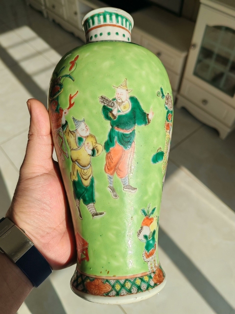 古玩陶瓷五彩人物故事梅瓶拍賣，當前價格9000元