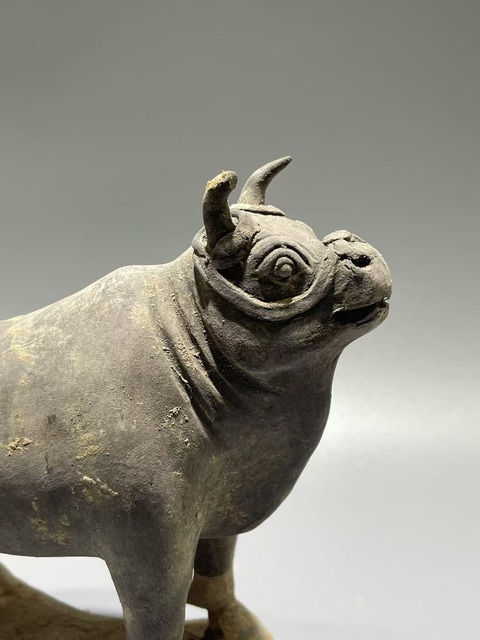 古玩陶瓷元·黑陶牛真品鑒賞圖
