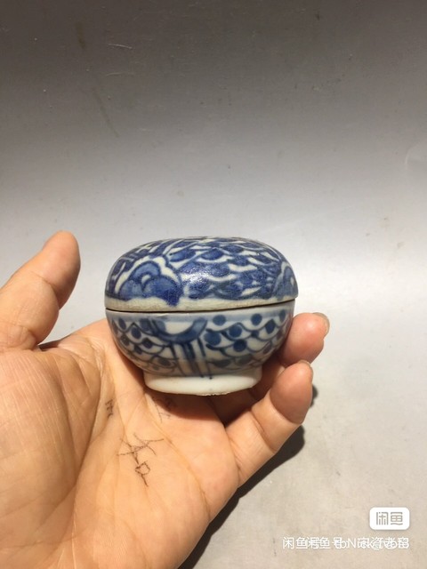 古玩陶瓷青花蓋盒真品鑒賞圖