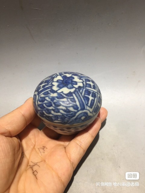古玩陶瓷青花蓋盒真品鑒賞圖