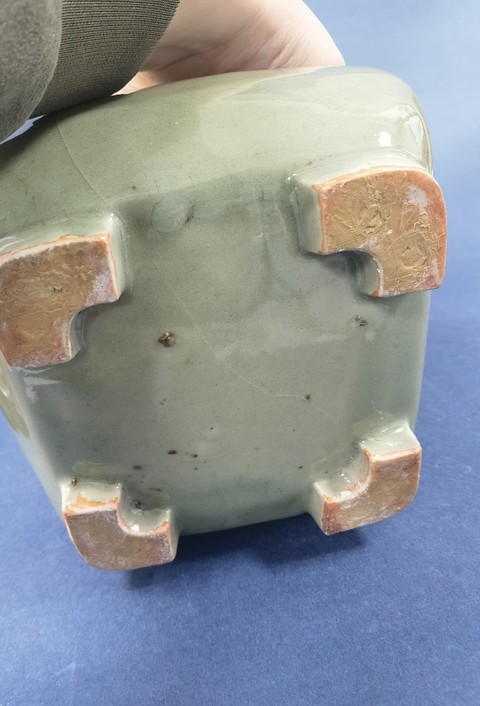 古玩陶瓷日本明治青釉獸耳爐真品鑒賞圖