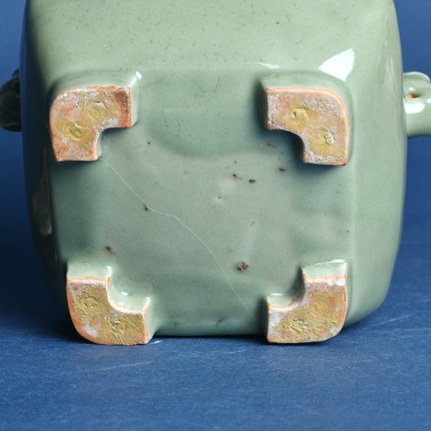 古玩陶瓷日本明治青釉獸耳爐真品鑒賞圖