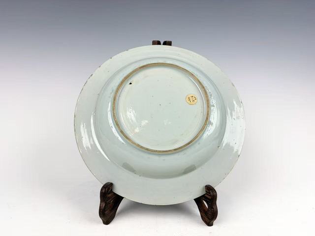 古玩陶瓷清中期·青花花卉博古紋盤真品鑒賞圖