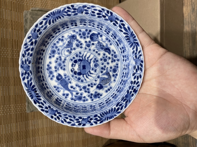 古玩陶瓷青花魚藻紋盤真品鑒賞圖