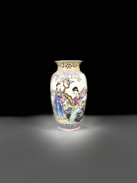 古玩陶瓷粉彩人物燈籠瓶真品鑒賞圖