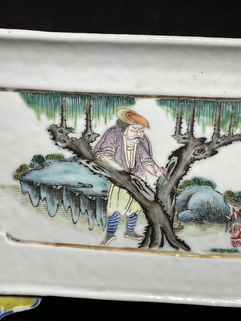 古玩陶瓷粉彩童子斗雞圖四方花盆真品鑒賞圖