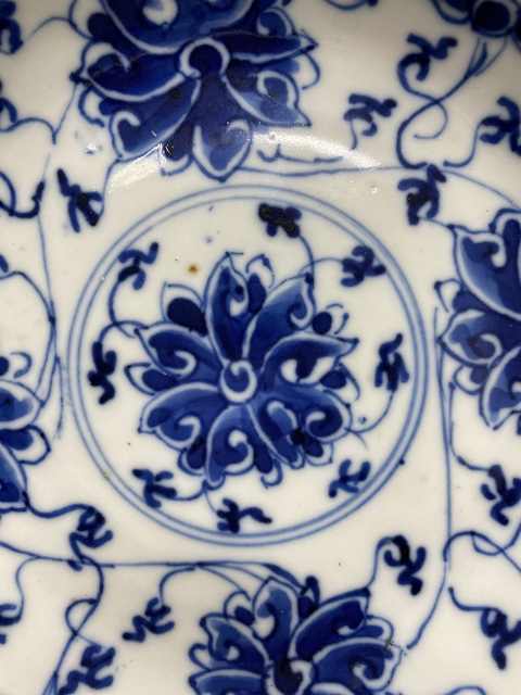 古玩陶瓷清光緒青花纏枝蓮紋盤真品鑒賞圖