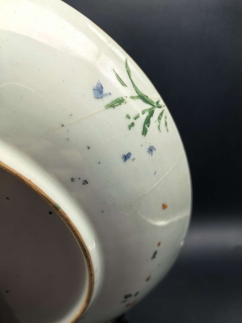 古玩陶瓷五彩花卉紋臥盤真品鑒賞圖